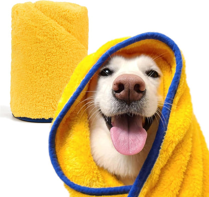 Ultra Absorbent Pet Towel | Quick-Drying, Soft Microfiber Dog & Cat Bath Towel | Lightweight, Durable, Fast Water-Soaking | Ideal for All Breeds (Large) 23.6" X 47.2"